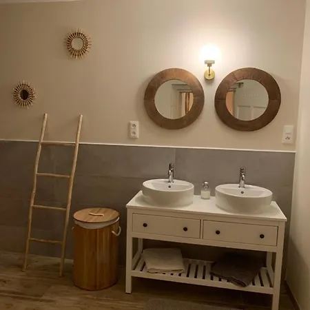 De Caractère Avec Jacuzzi * Milhaud