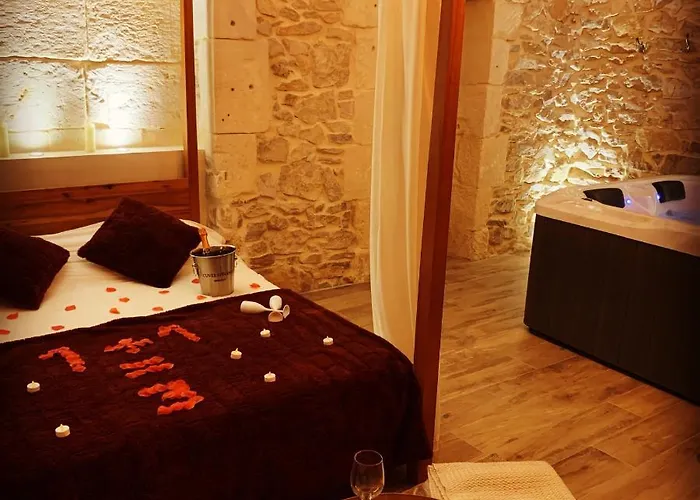 De Caractere Avec Jacuzzi *